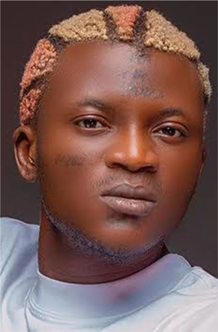 Seyi Vibez with blonde highlights